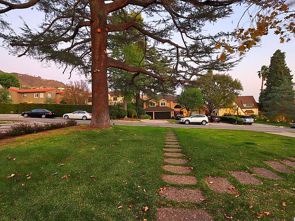 4th image of 1535 Hillcrest Ave