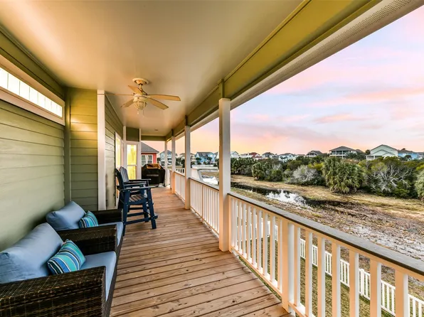 13602 Windlass Cir, Galveston, TX 77554