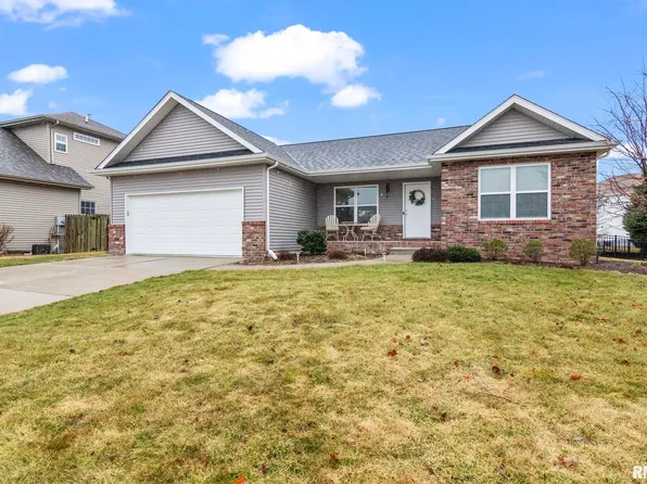 338 Newcombe Ln, Chatham, IL 62629