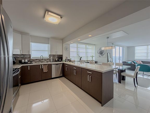 4th image of 2750 NE 183rd St APT 2108
