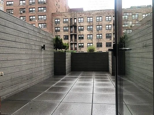 Rented by Stonehenge NYC LLC | media 18