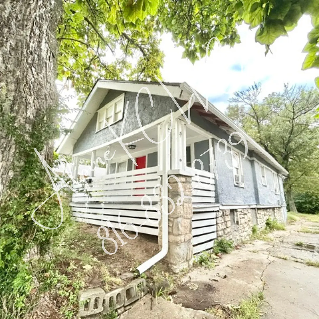 3 bed, 950 sqft, $975 — Photo 1