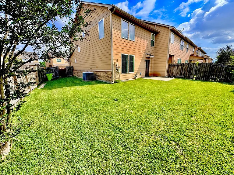 3947 Calgary Cir — Photo 21