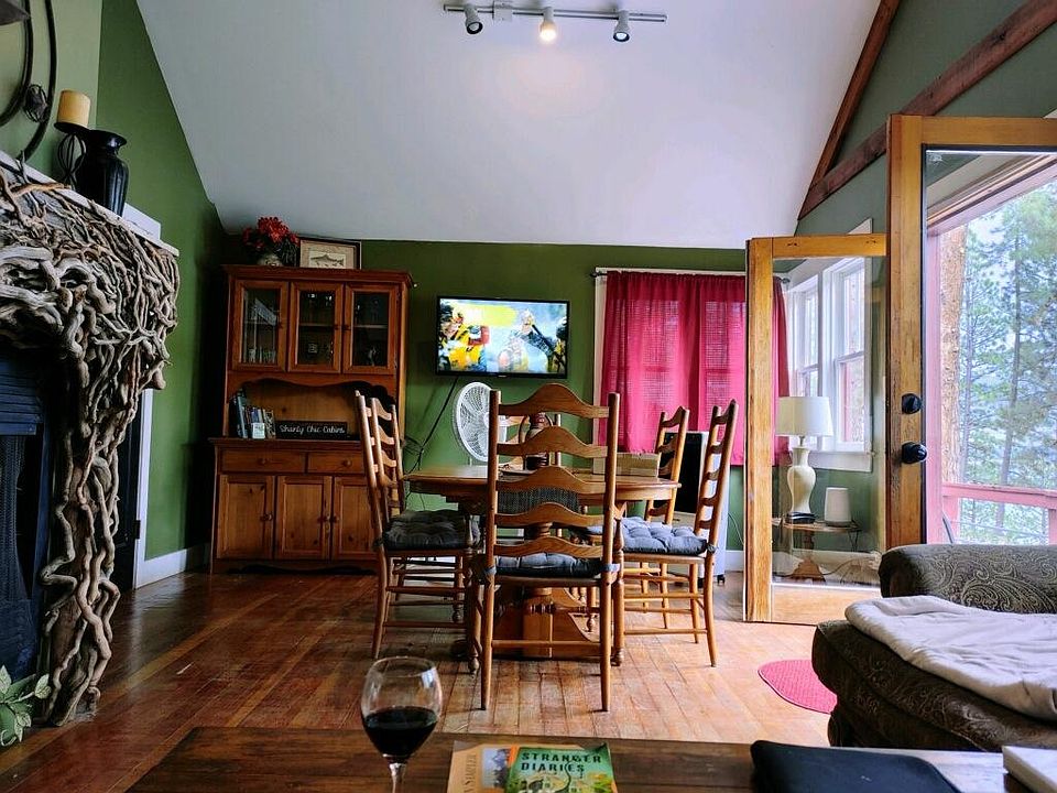 Living room and dinning room.