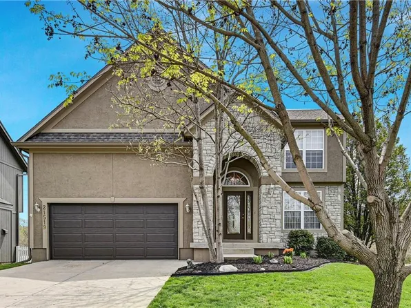 21519 W 62nd St, Shawnee, KS 66218