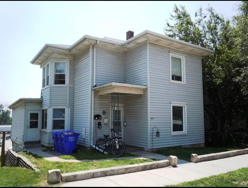 1st image of 810 E Erie St
