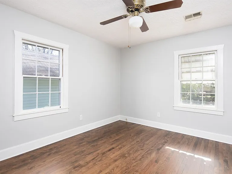 1220 Hammond Ave — Photo 11