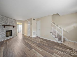 1330 5th St NE, Hickory, NC 28601