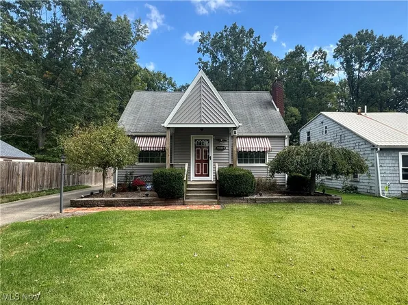 3580 Woodside Dr NW, Warren, OH 44483