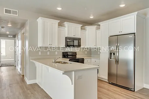 1128 S 820 E #1202 Photo 1