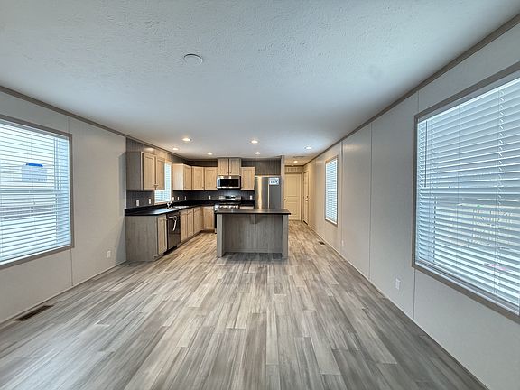 4th image of 29800 Guilford Cir #124