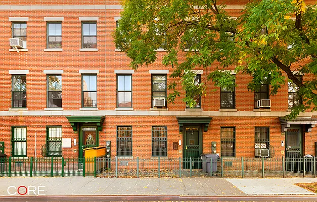 Rented by CORE | media 11