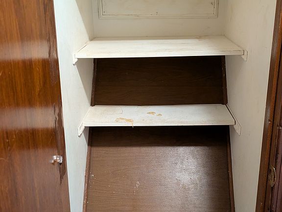 2nd image of 808 E 194th St