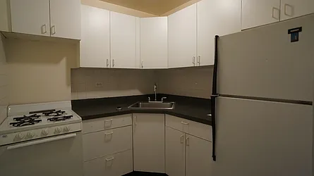 Rented by R New York