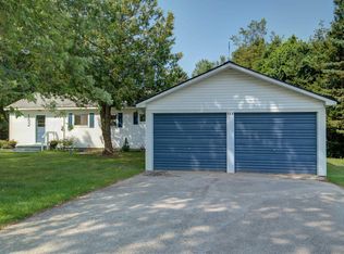 152 Sunset Dr, Frankfort, MI 49635