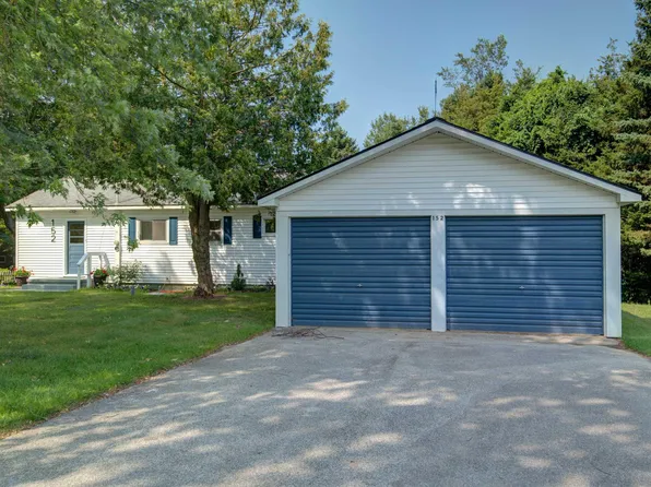 152 Sunset Dr, Frankfort, MI 49635