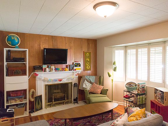 4th image of 958 N Poinsettia Drive