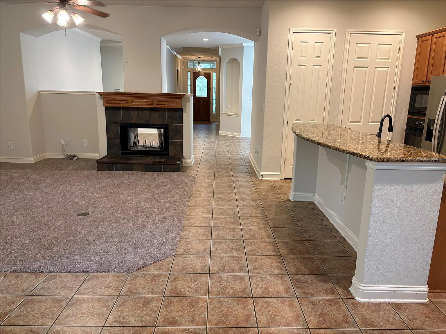 3 bed, 2.0 bath, 2274 sqft, $2,500 — Photo 3
