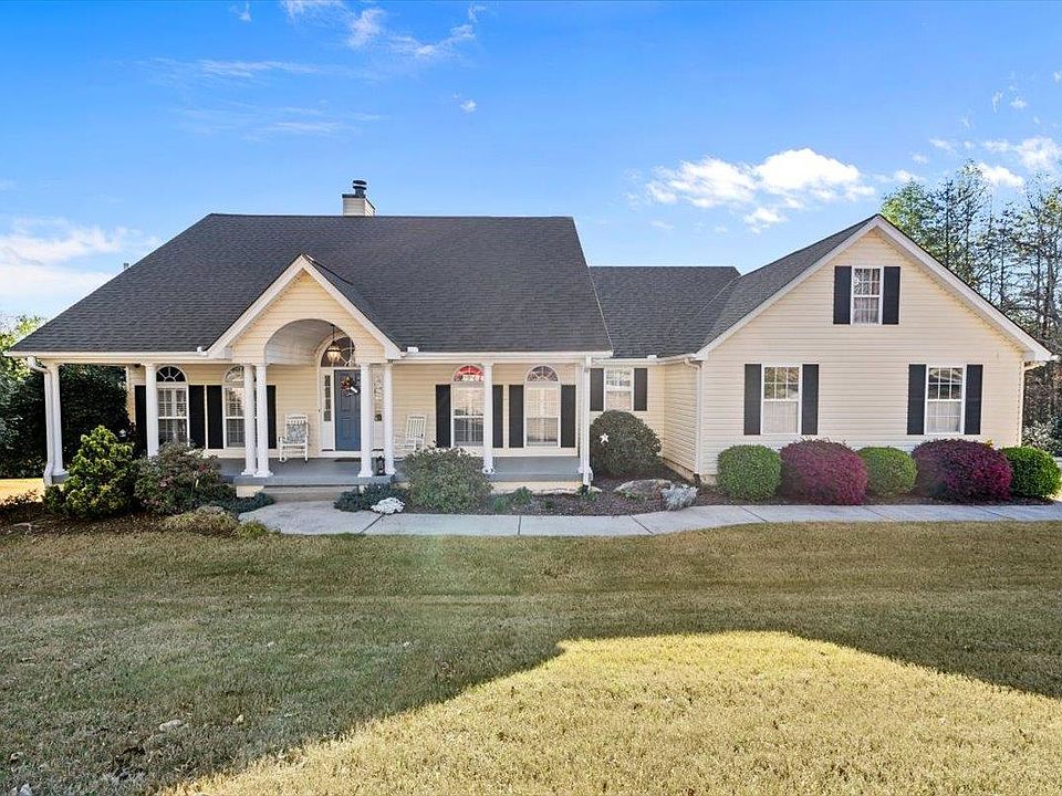 1st image of 124 Paris Glen Way