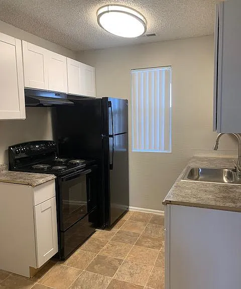 Sienna Place — Photo 15