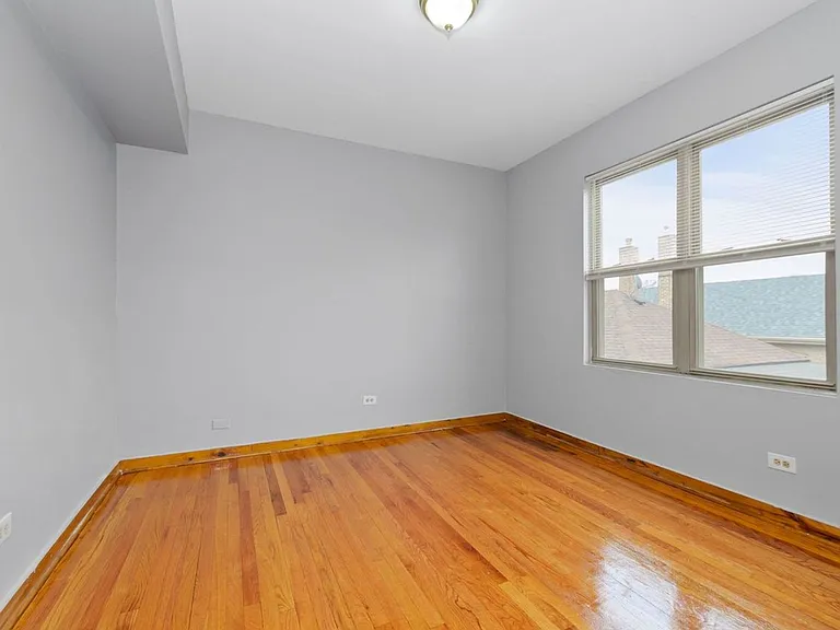 4737-4743 W 65th Mobility Zone — Photo 20