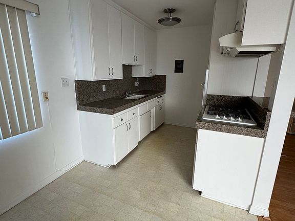 5th image of 11974 Walnut Ln APT 3