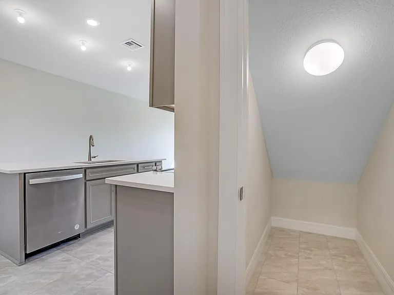 8656 Escue St — Photo 11