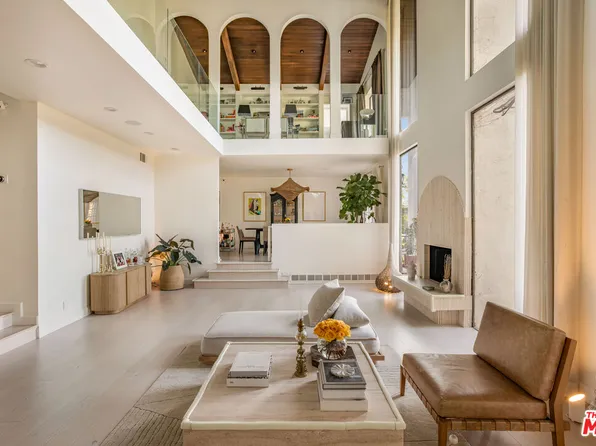 2299 Gloaming Way, Beverly Hills, CA 90210