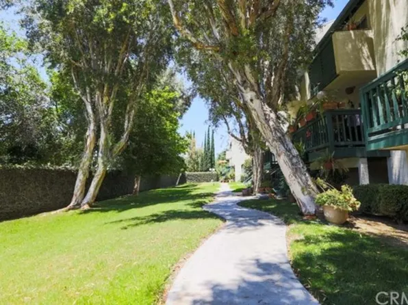 426 W 1st St APT 20, Tustin, CA 92780