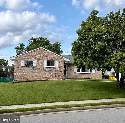 308 Shetlands Ln