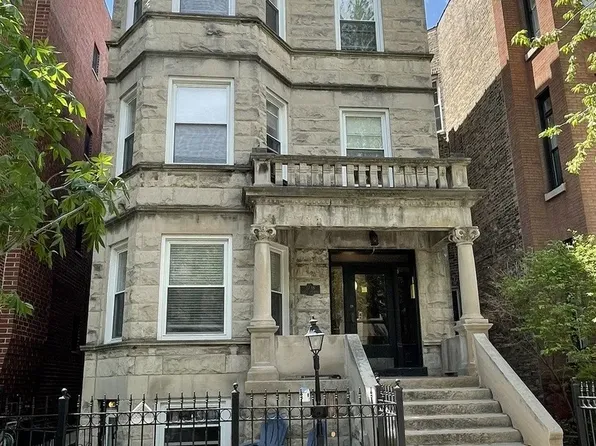 3738 N Fremont St, Chicago, IL 60613
