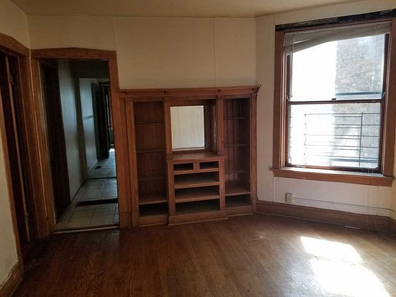 3rd image of 3933 W Gladys Ave