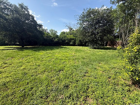 3rd image of 4014 Meadow Ridge St LOT 15-16