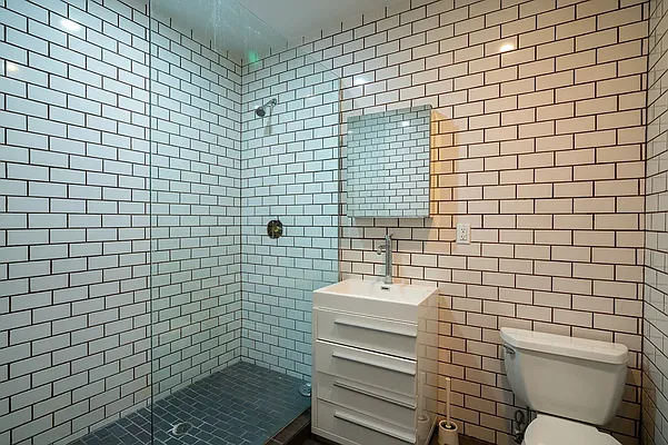 Rented by Triumph Property Group | media 5