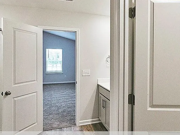 4710 Black Forest Dr — Photo 16