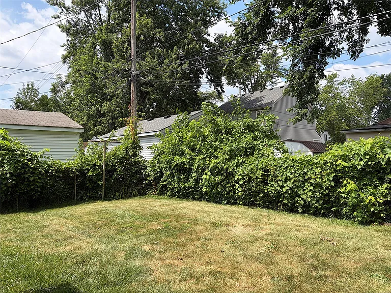 60 W Meyers Ave — Photo 14