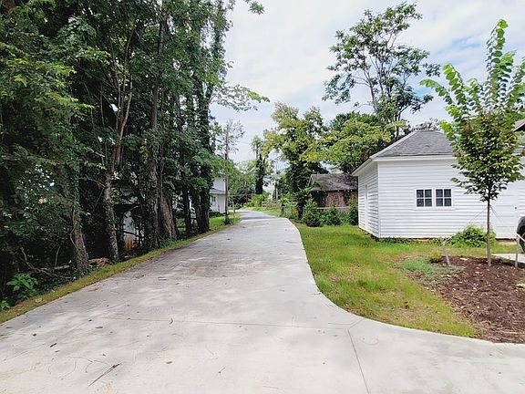 5th image of 2237 Rivermont Ave #1