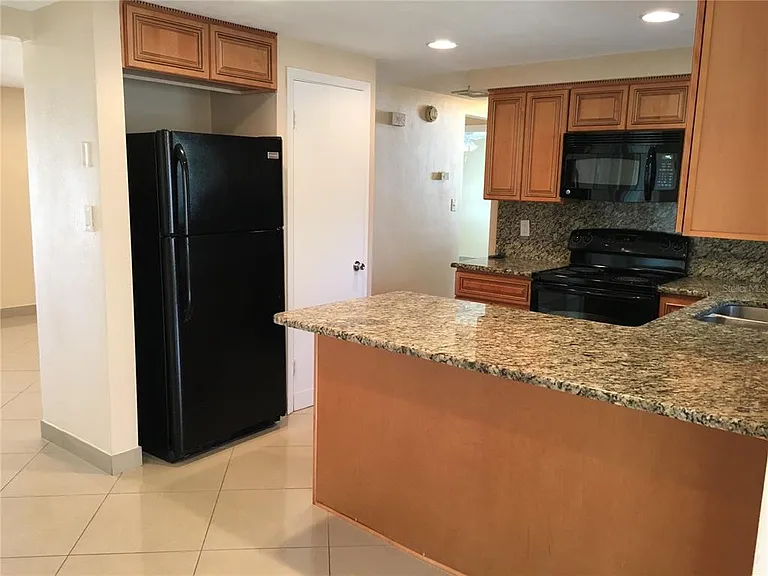 1050 Clairborne St — Photo 5