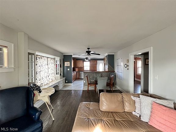 5th image of 8309 Bancroft Ave