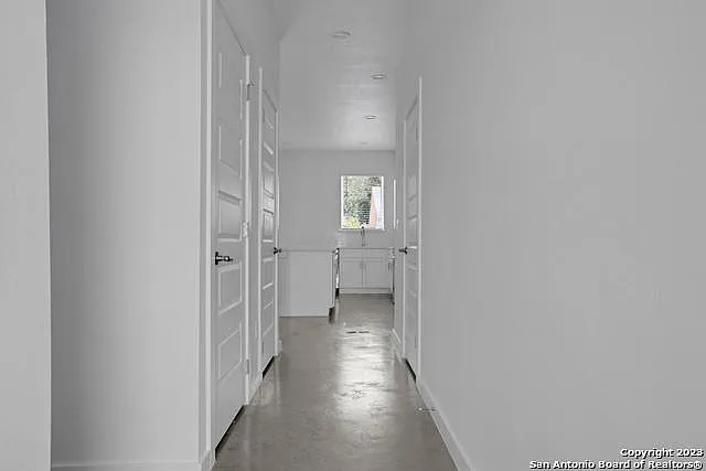 911 Piedmont Ave — Photo 3