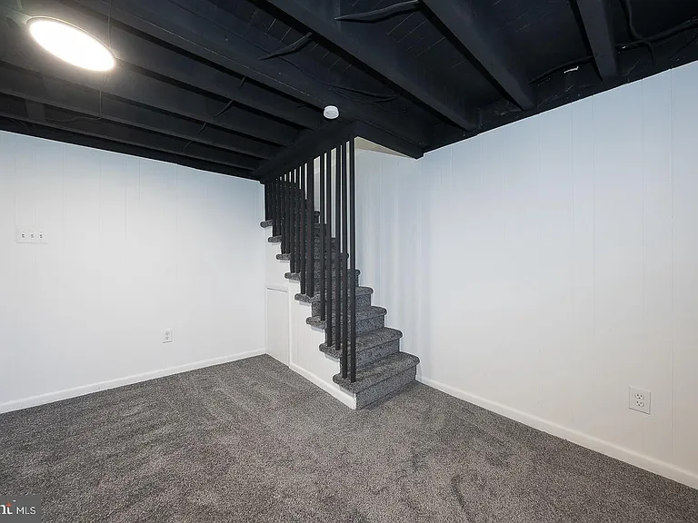 8602 Rugby St — Photo 20
