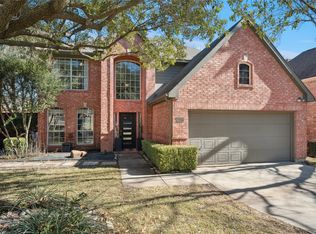 2718 Hidden Lake Dr, Grapevine, TX 76051
