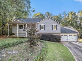 319 King James Dr, Dallas, GA 30157