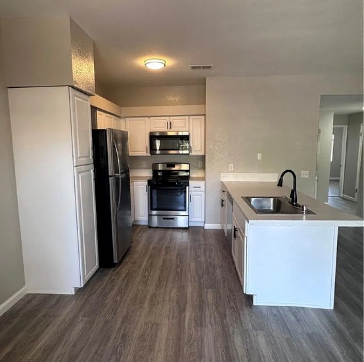 2 bed, 1204 sqft, $1,650 — Photo 3