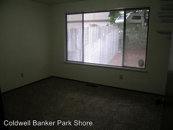 2nd image of 6659 NE Wellsly Pl