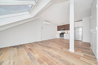 Rented by Living New York