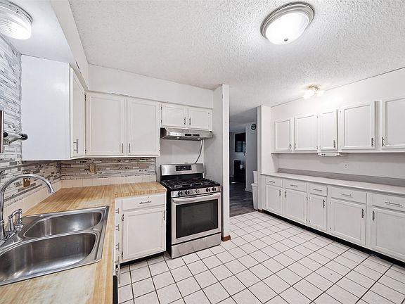 5th image of 2700 SE 18th St