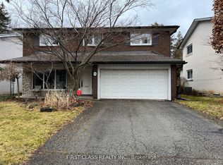 51 Ealing Dr, Toronto, ON M2L 2R4