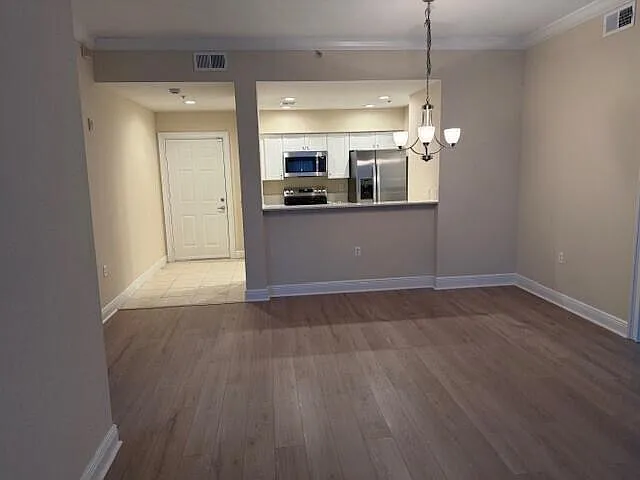 Studio, 1124 sqft, $2,300 — Photo 2