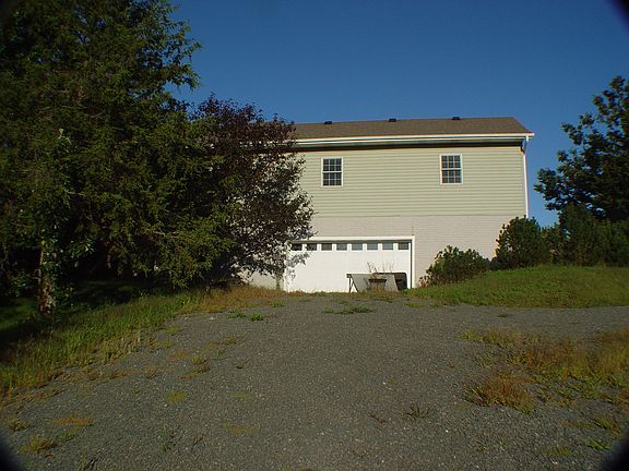 5th image of 566 217th Ave